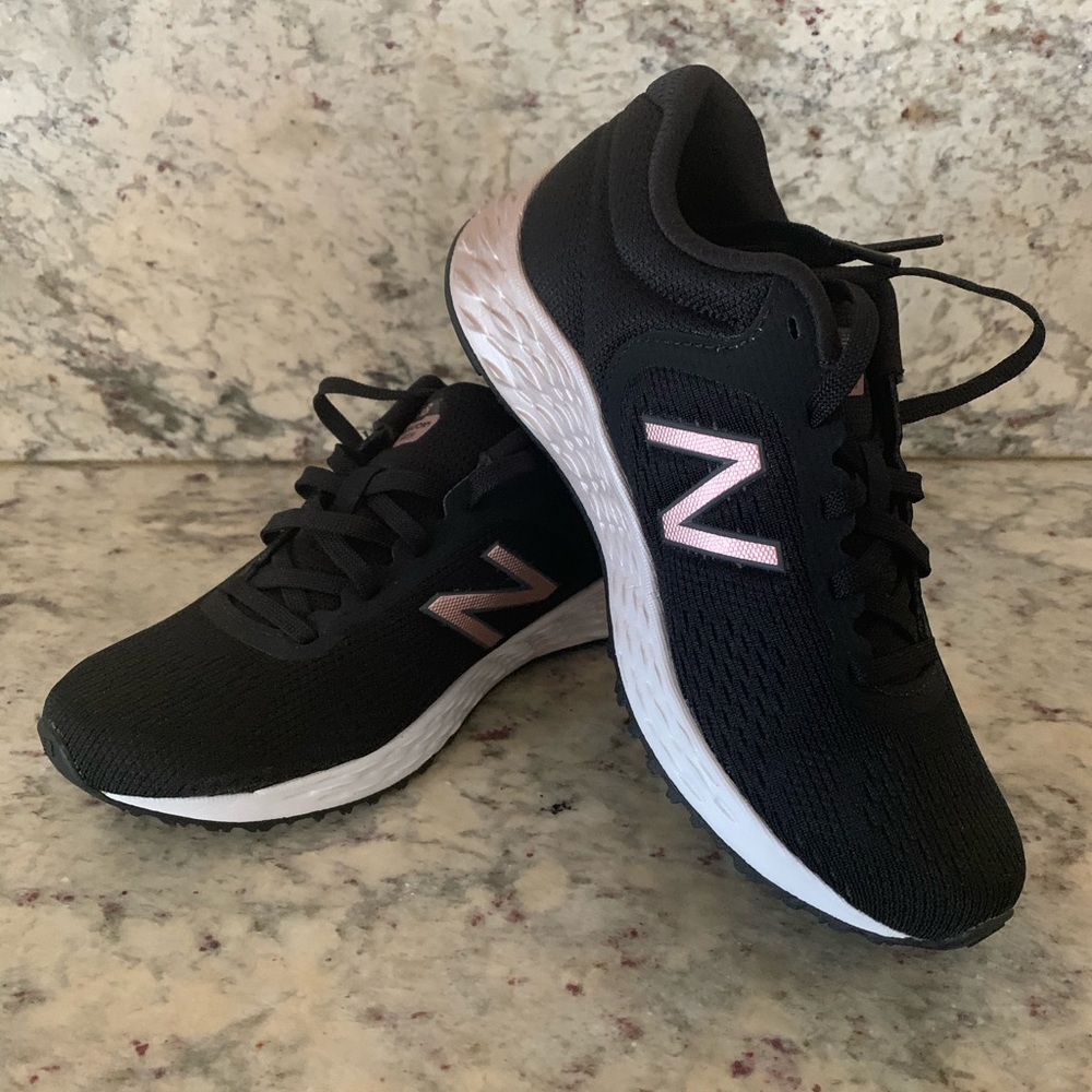 Girls new new balance sneakers